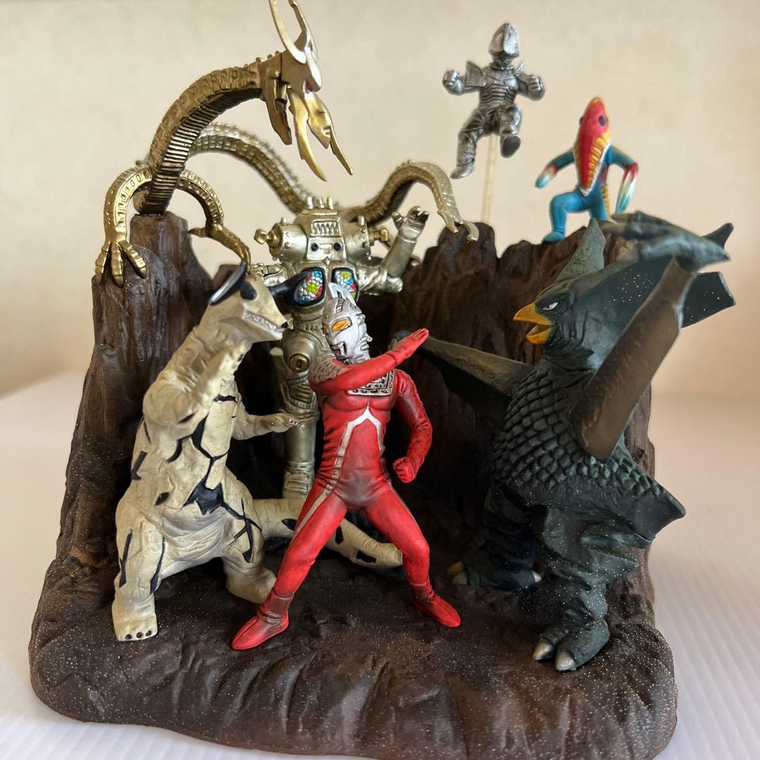 一番くじ ウルトラセブン(ジオラマフィギュア賞) - メルカリ