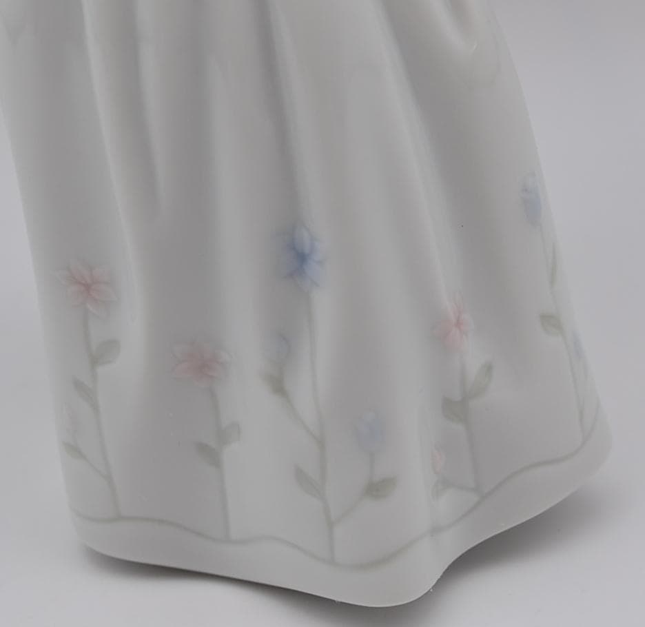 わが家のプリンセス ＃6973 ☆リヤドロ スペイン ポーセリン 箱付き