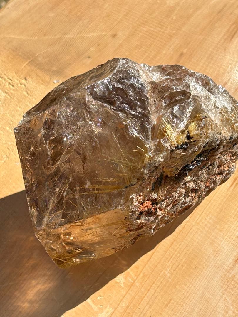 スモーキー太陽ルチルクォーツ天然石レインボー入　西に金運を