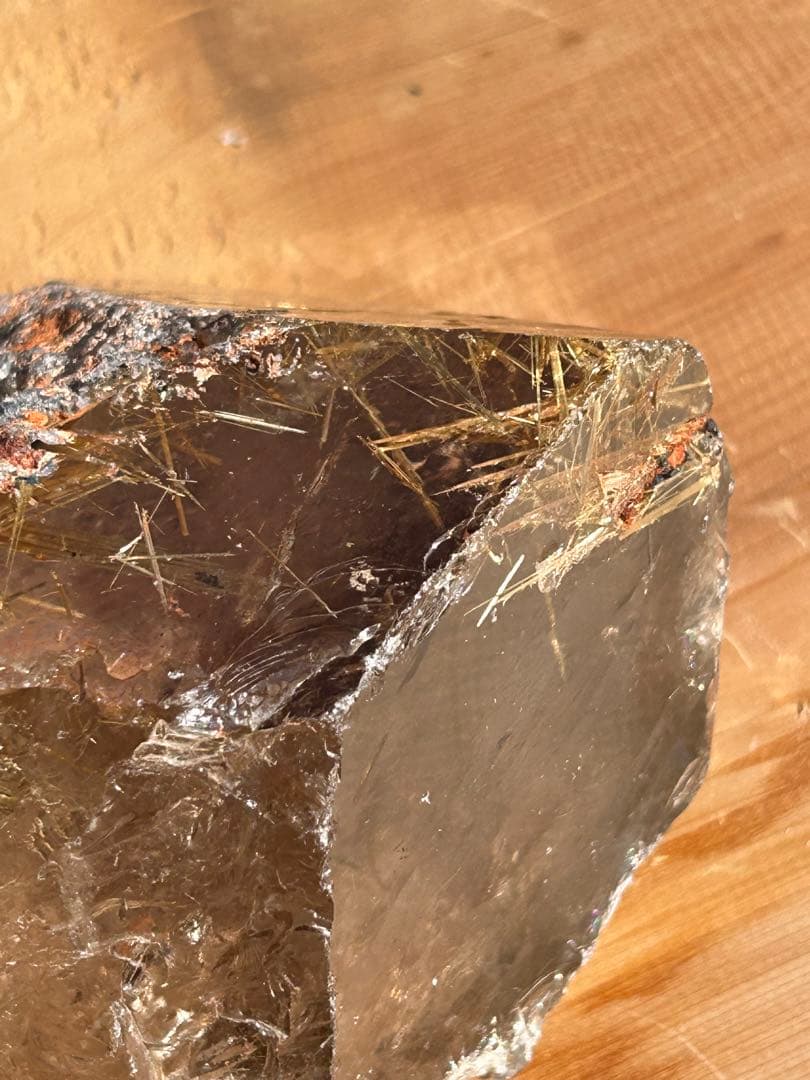 スモーキー太陽ルチルクォーツ天然石レインボー入　西に金運を