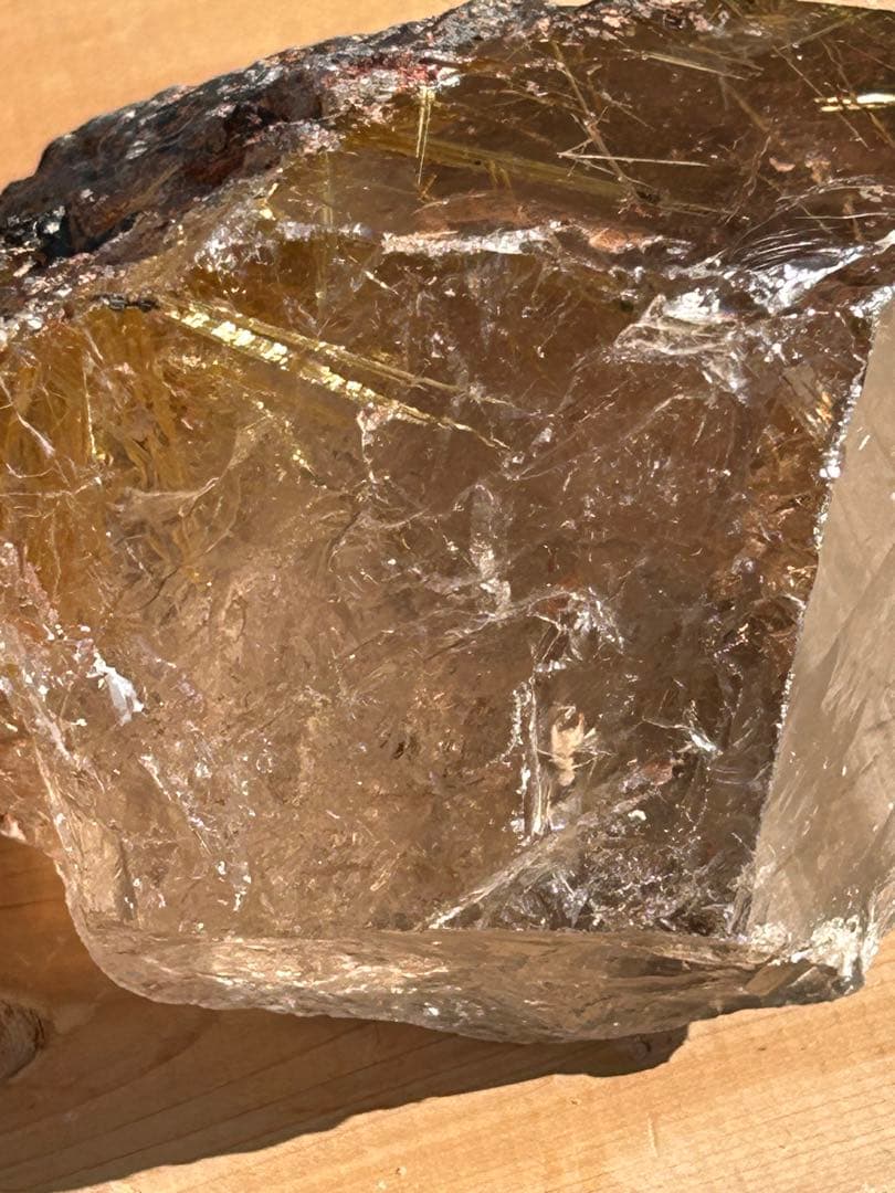 スモーキー太陽ルチルクォーツ天然石レインボー入　西に金運を