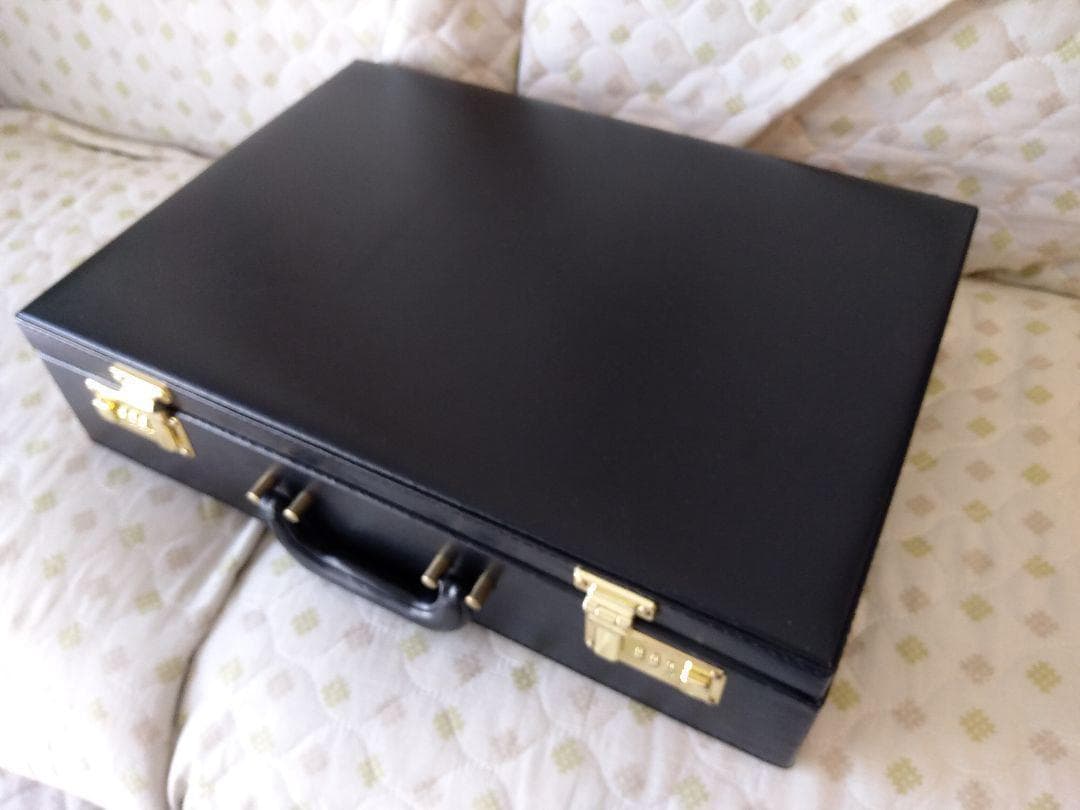 イタリア / 純金装飾カトラリー75本セット