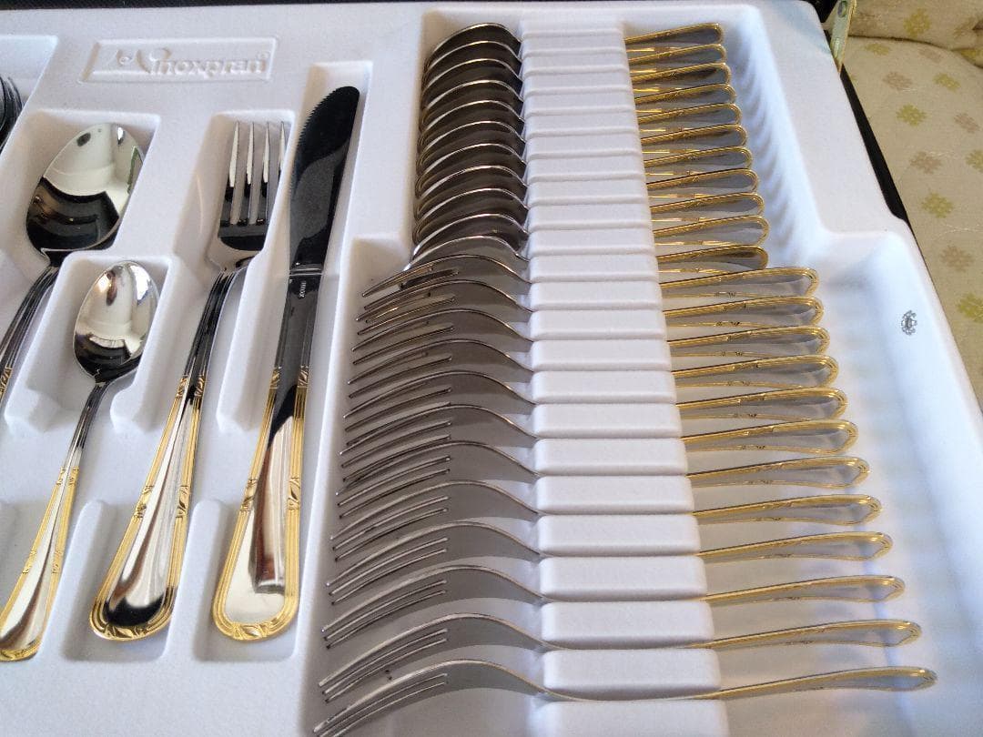 イタリア / 純金装飾カトラリー75本セット