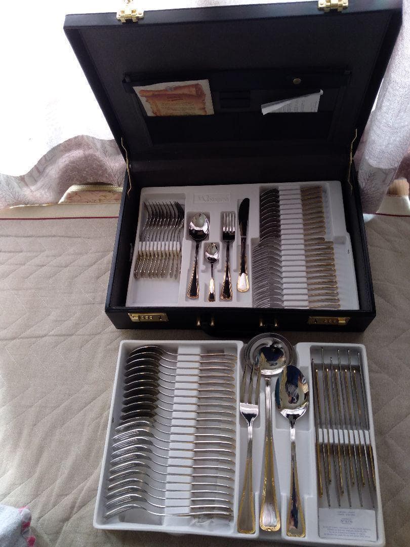 イタリア / 純金装飾カトラリー75本セット