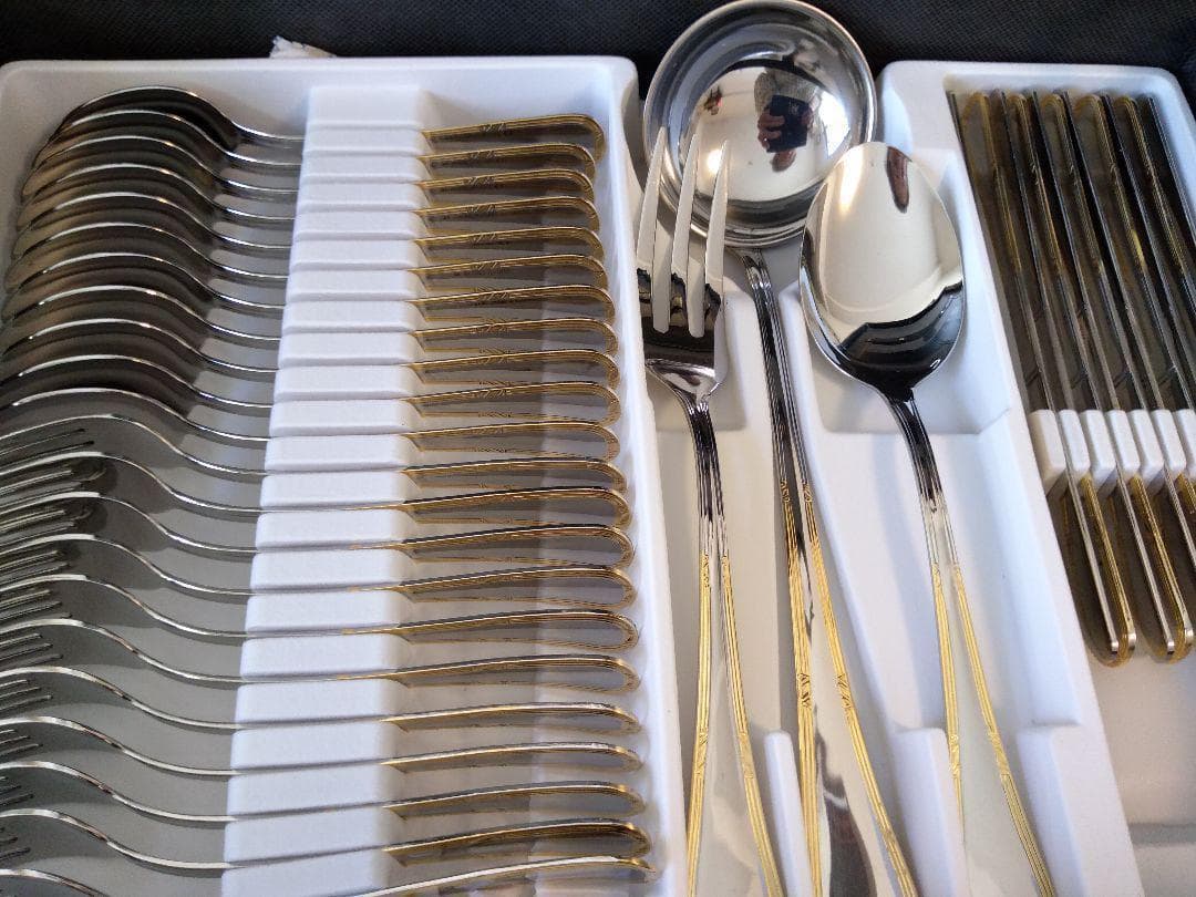 イタリア / 純金装飾カトラリー75本セット