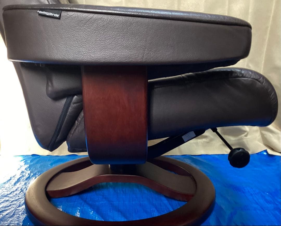 Hjellegjerde イエリアーダ シモンズ リクライニングチェア