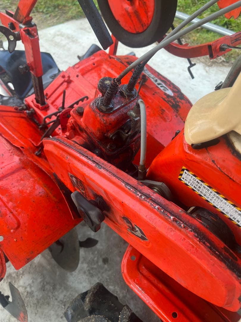 マルチャー　畝立て　引き取り