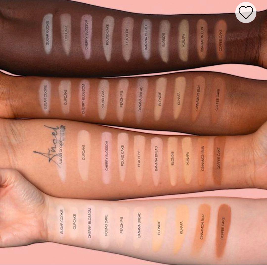 HUDA BEAUTY セッティングパウダー　ピーチパイ