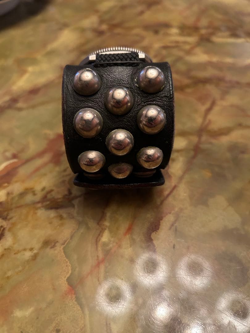 undercover MARATHON スタッズレザーバングル時計