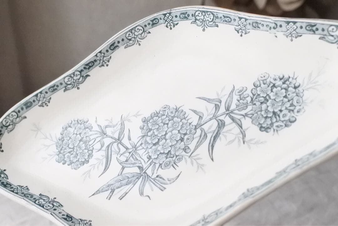 花束のようなお花のラヴィエ　フランスアンティーク　サンタマン