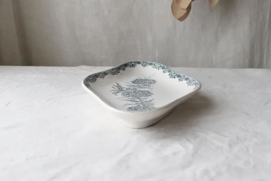 花束のようなお花のラヴィエ　フランスアンティーク　サンタマン