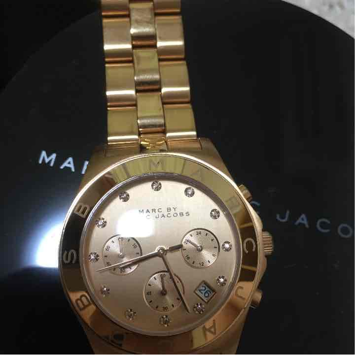 マークバイマーク腕時計