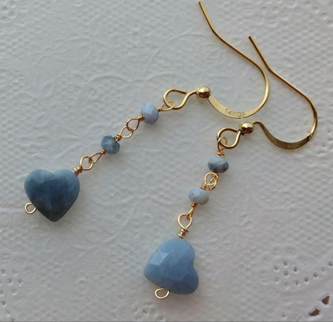 14kgf 斜めハート　ブルーオパールのピアス