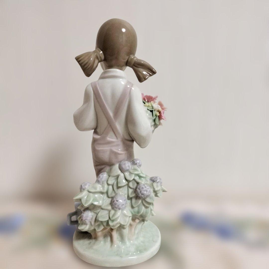 リヤドロ　小鳥と話す少女　No.5217