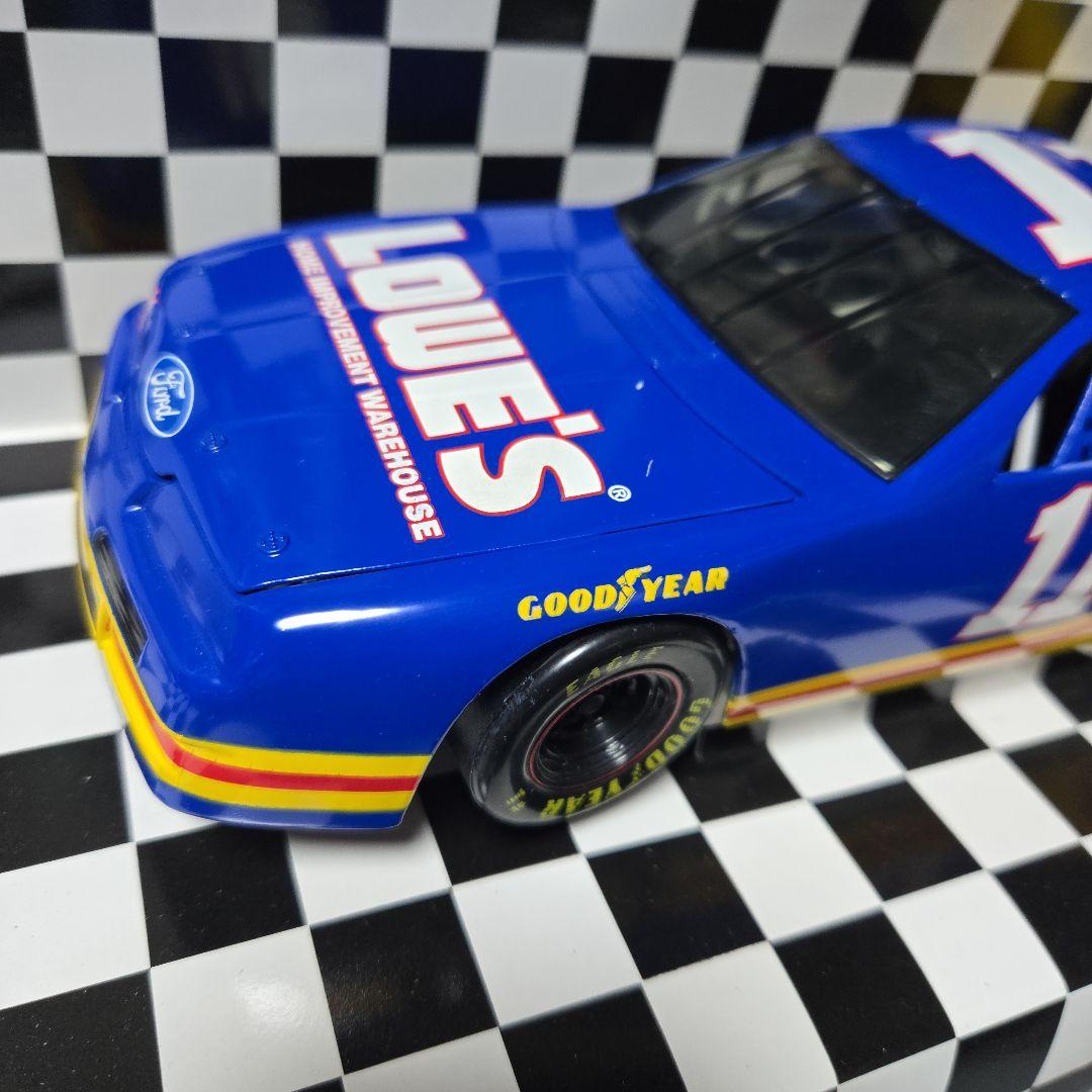 NASCAR Lowe's Thunderbird 1/18 サンダーバード