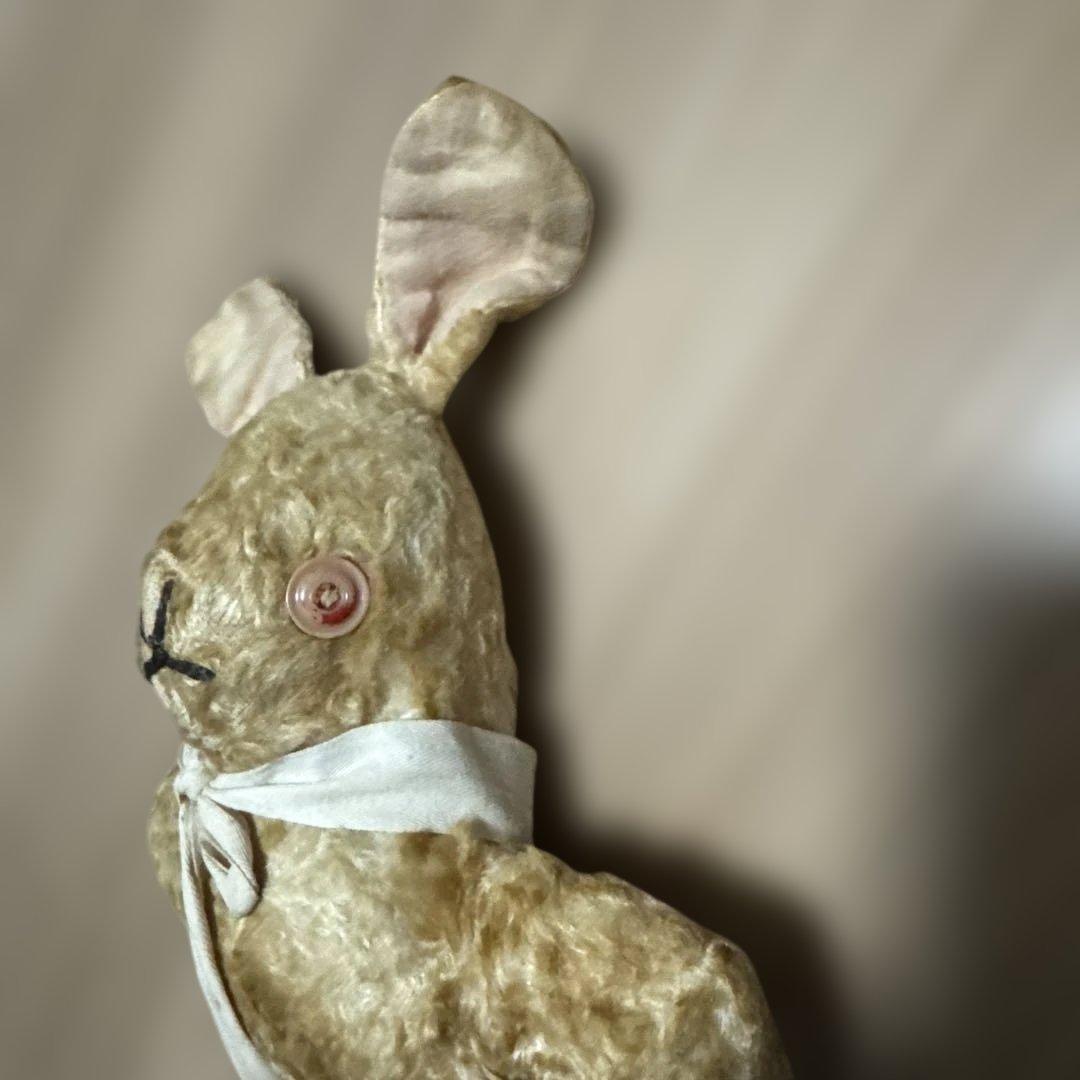 ピンクのボタンが可愛い　アンティークラビット　ぬいぐるみ