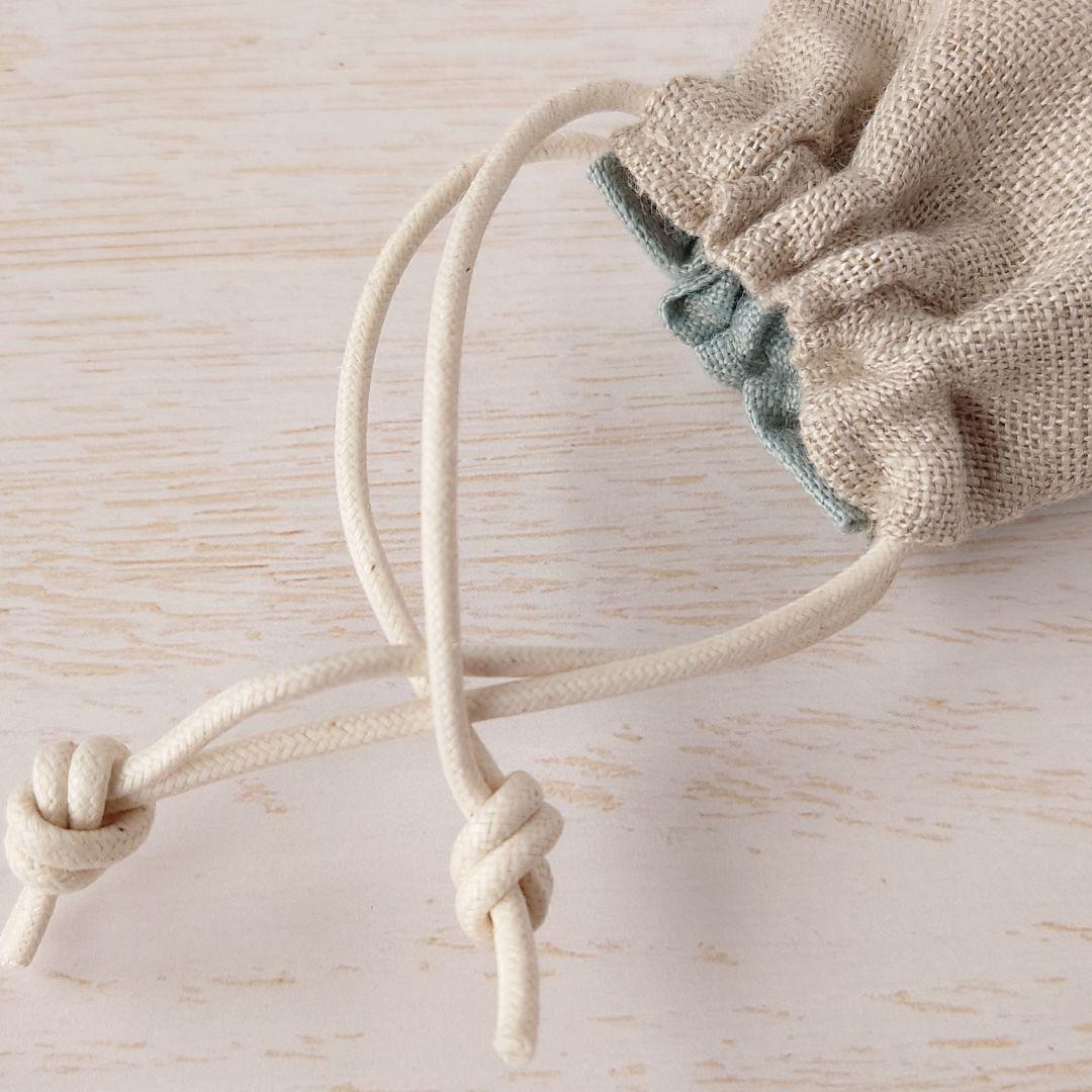 ちっちゃな巾着サシェ/詰替えタイプ【白糸刺繍】