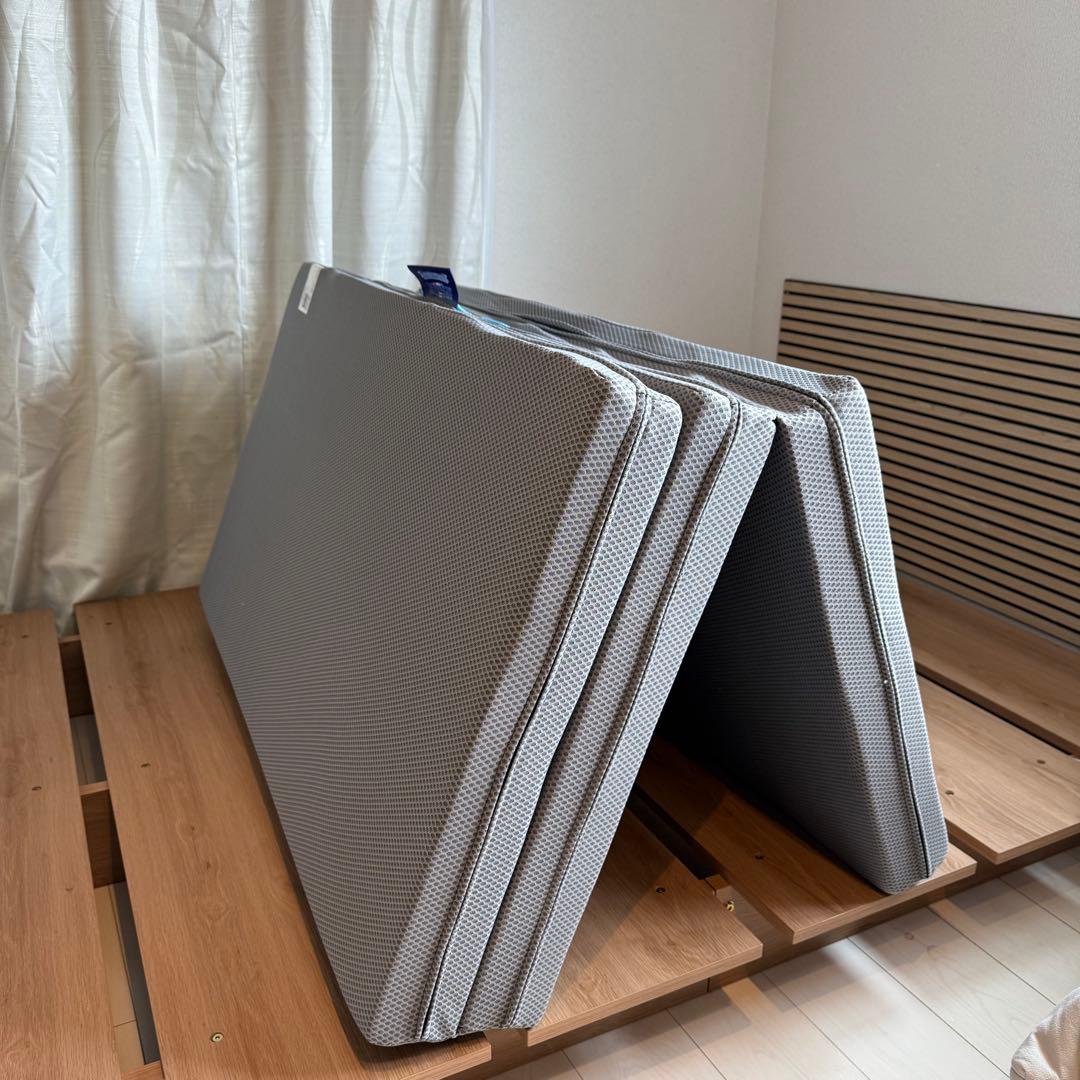 美品マニフレックス サステナブル・ウィング 三つ折り高反発マットレス セミダブル