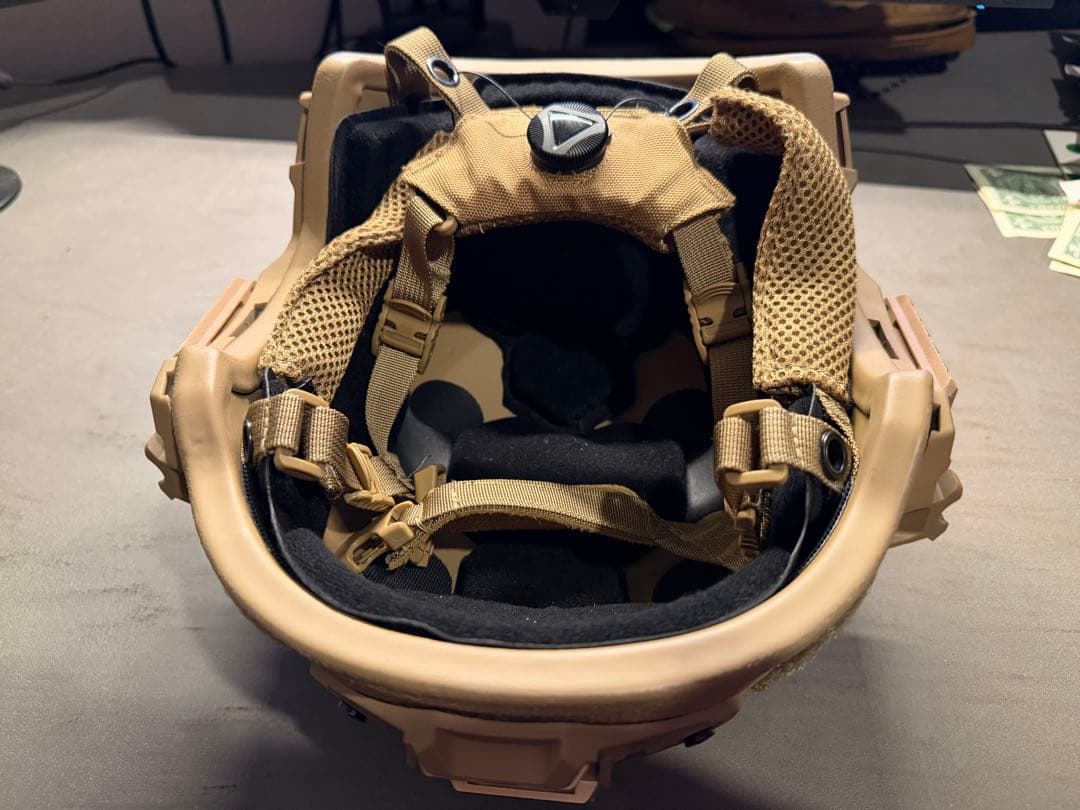 Raptor Tactical 防弾ヘルメット