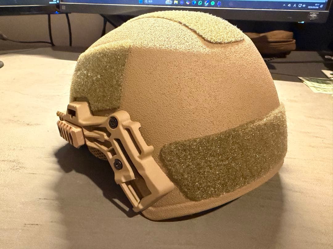 Raptor Tactical 防弾ヘルメット