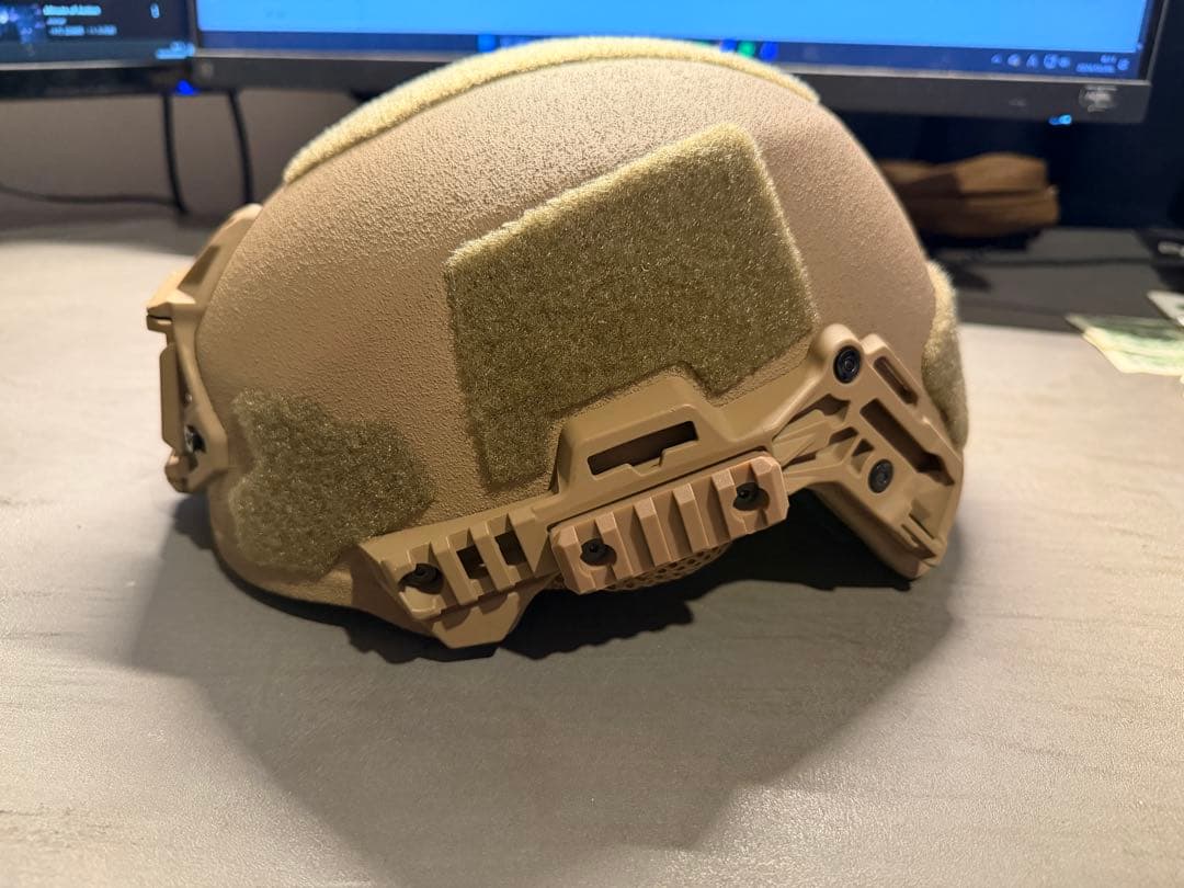 Raptor Tactical 防弾ヘルメット