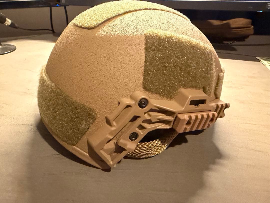 Raptor Tactical 防弾ヘルメット