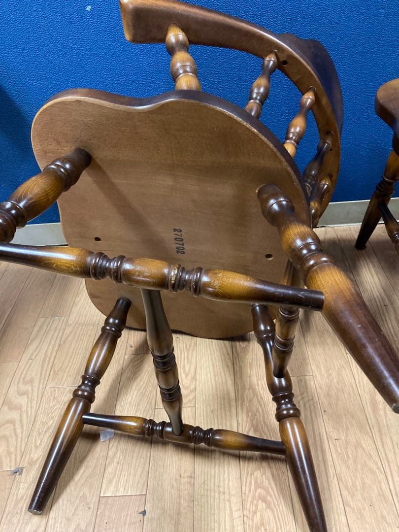 キツツキ 椅子 チェア アンティーク調 アームチェア 木製 ヴィンテージ