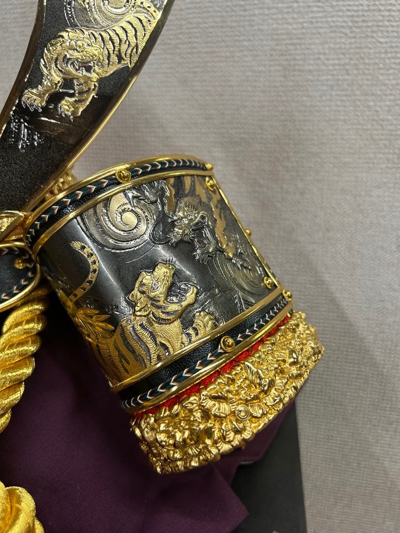 15号盛り上げ彫金兜ゴールド