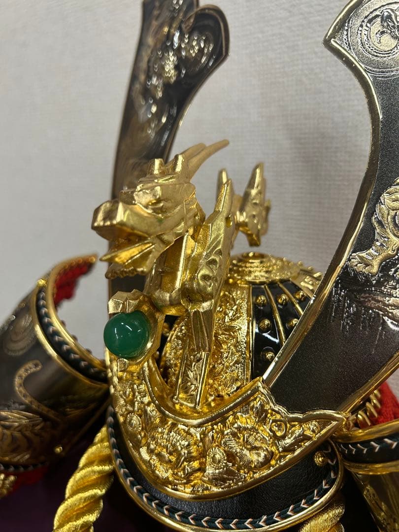 15号盛り上げ彫金兜ゴールド