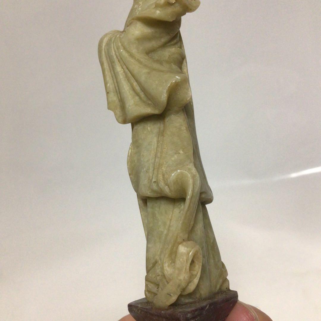 翡翠製女性像 伝統的彫刻