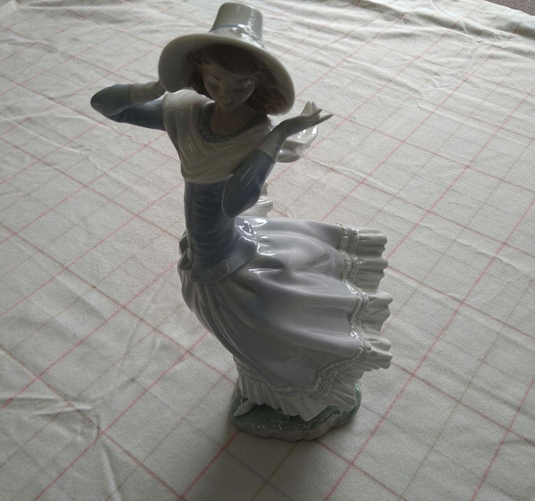 リヤドロ LLADRO 春のそよ風 西洋陶器人形 高さ 約35.5cm