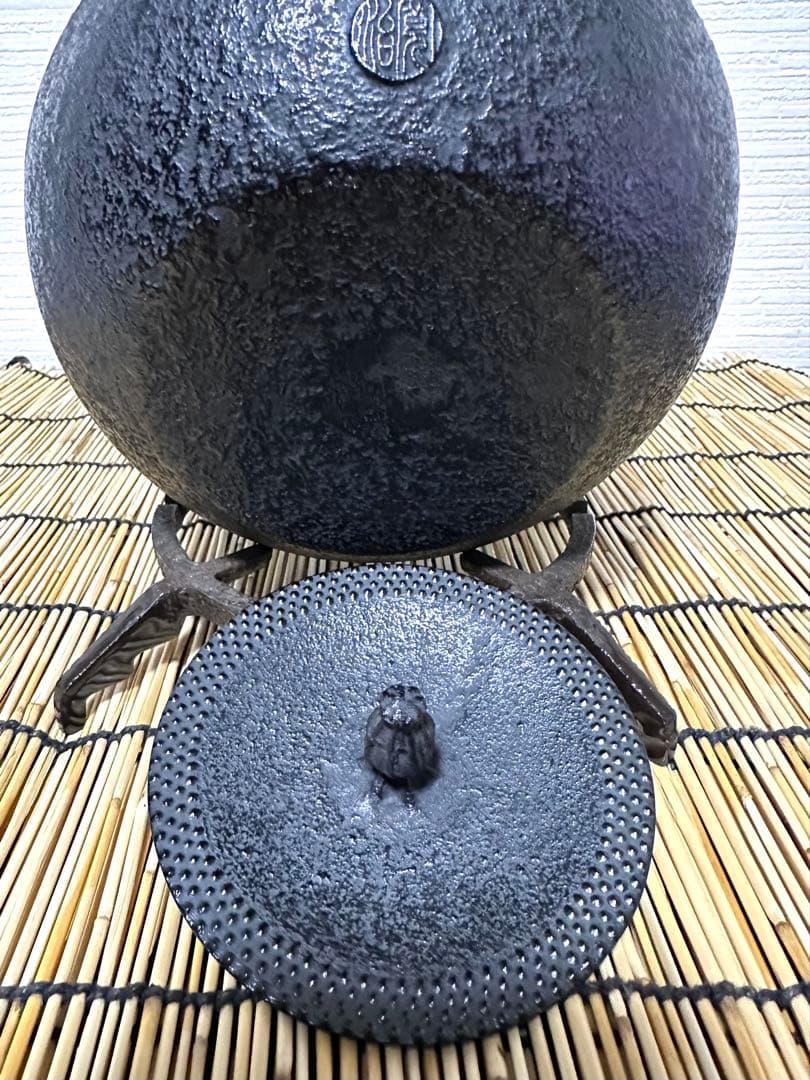 未使用品 南部伝統工芸士 及川寛治作 18型姥口 アラレ 南部鉄瓶 南部