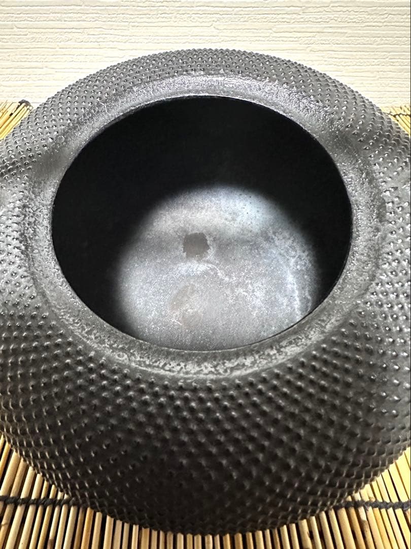 未使用品 南部伝統工芸士 及川寛治作 18型姥口 アラレ 南部鉄瓶 南部