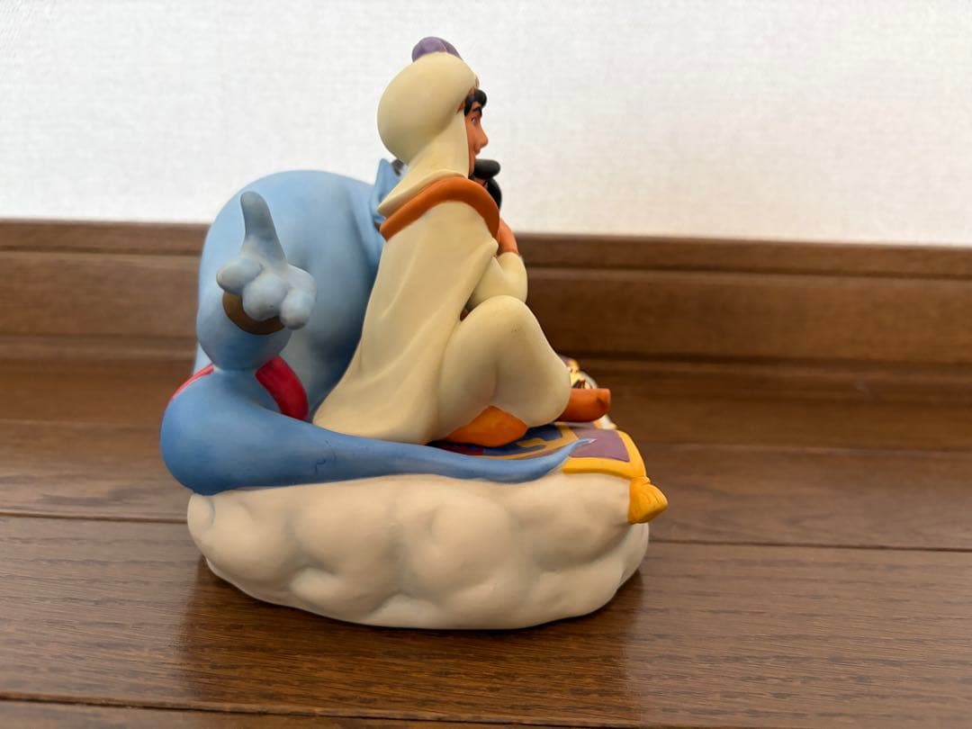東京ディズニーランド アラジン ジャスミン ジーニー 陶器製の置物