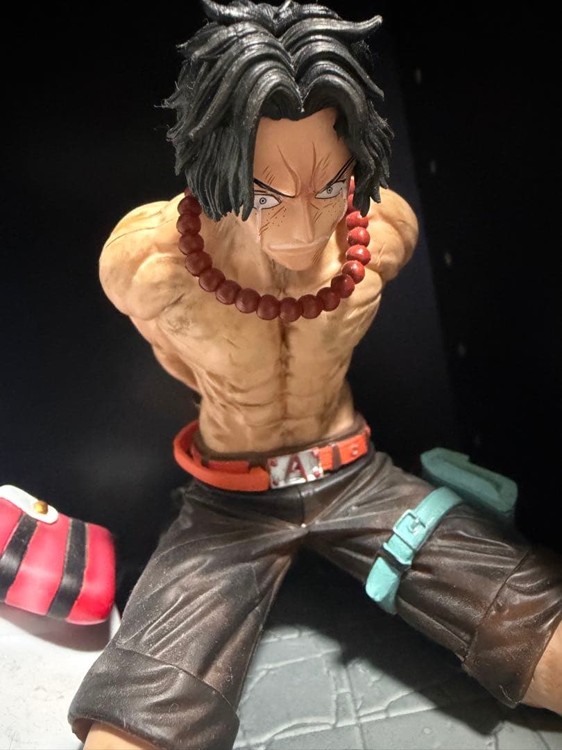 ONE PIECEガレージキット ガープ エース 頂上戦争 フィギュア