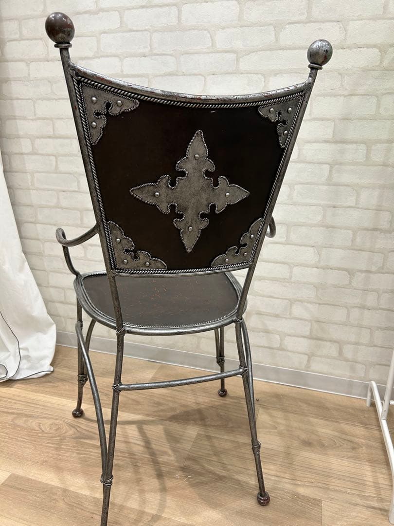 アンティーク調アイアンチェアー