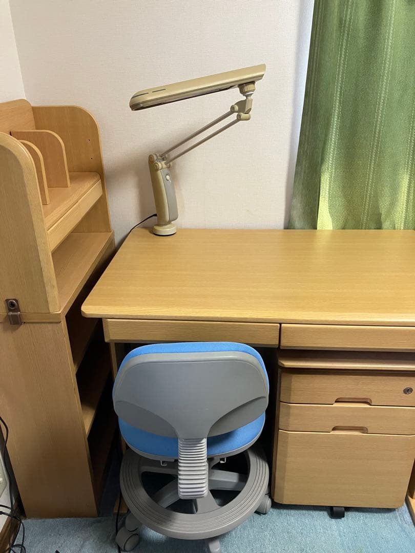 学習机、棚、椅子セット（受け渡しも可能です）