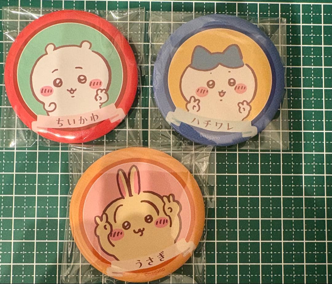 ちいかわ・ハチワレ・うさぎ 缶バッジセット - メルカリ