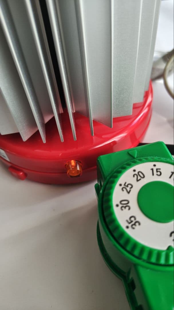 [美品] 昭和精機工業　パネルヒーターSP150 (冬期の温度管理に)