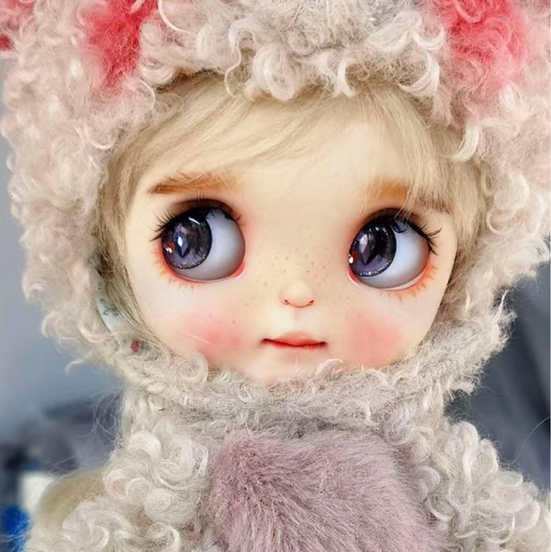 カスタムブライス 海外作家様 恥ずかしそうなアヒルちゃん 下唇を噛む 幼い