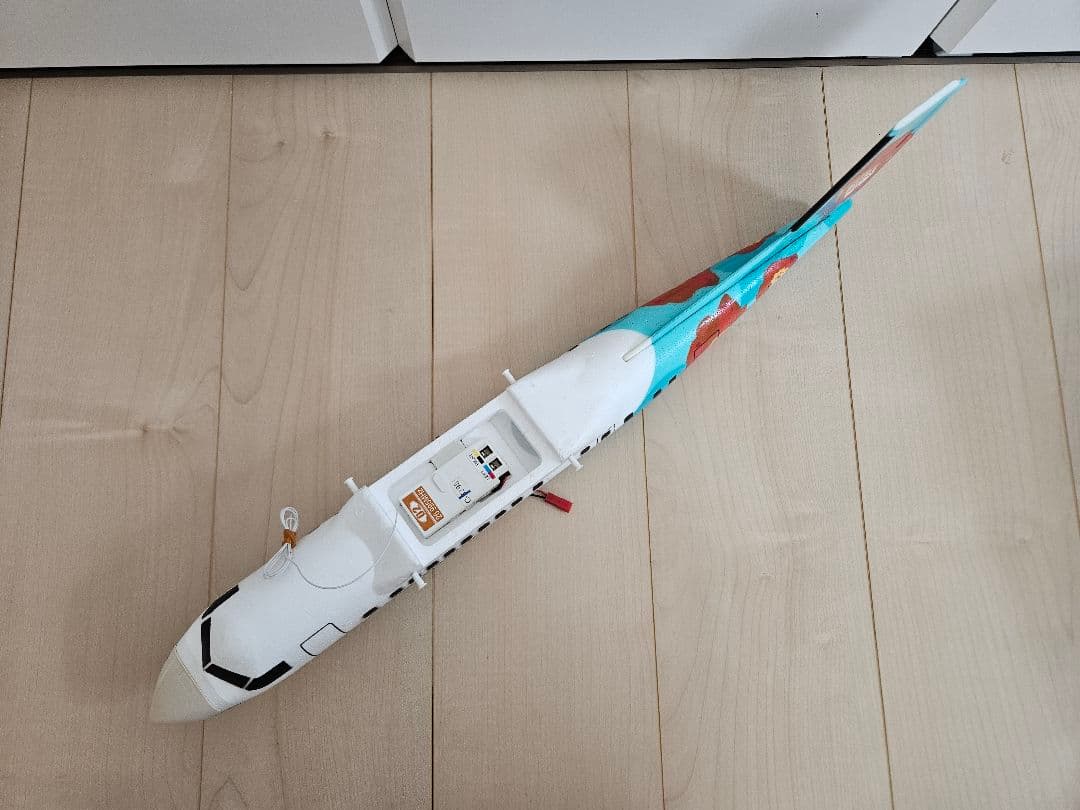 TAIYO RC ボンバルディア DASH8-300型 ラジコン飛行機 - メルカリ