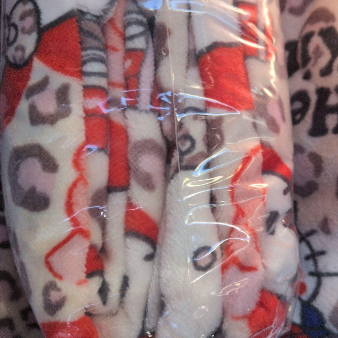 キティちゃん　ハローキティ　敷きパッド　あったか掛け布団カバー　毛布　寝具