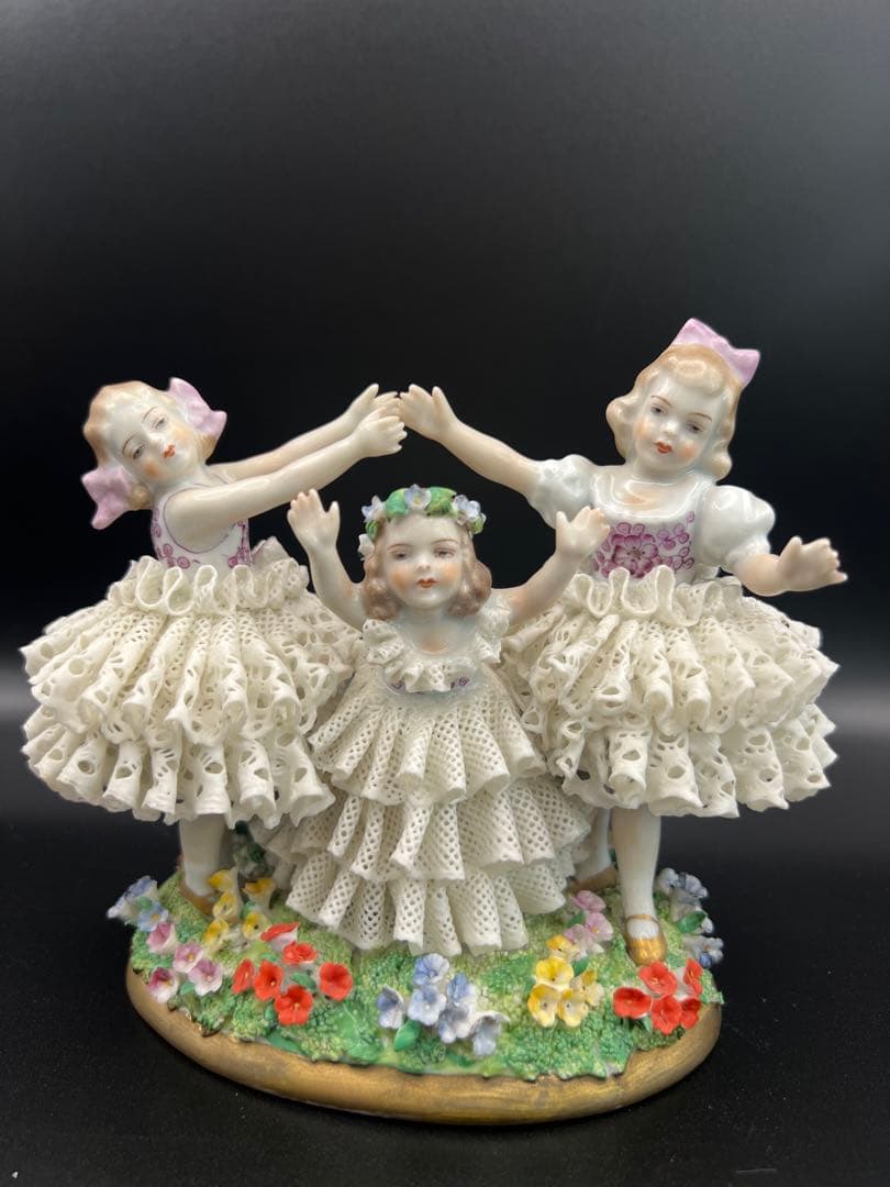 陶器製 三人の少女 フィギュア