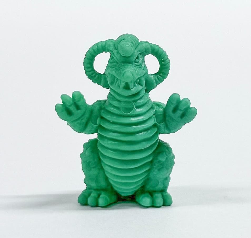 ウルトラマン怪獣消しゴム 改造ブラックキング（緑） - メルカリ