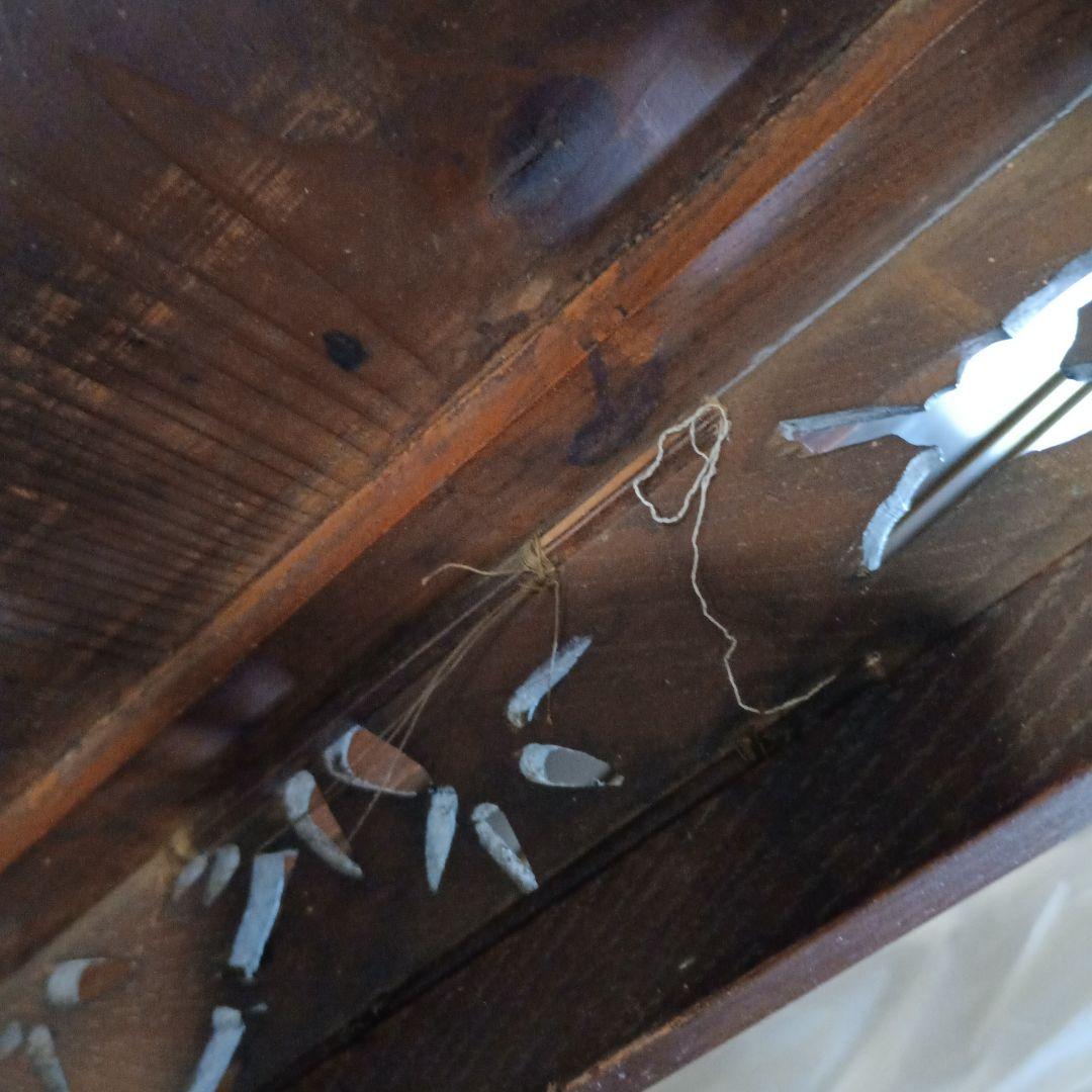 セール！大正昭和レトロ　竹梅かわいい彫り、脚がオシャレな小テーブル