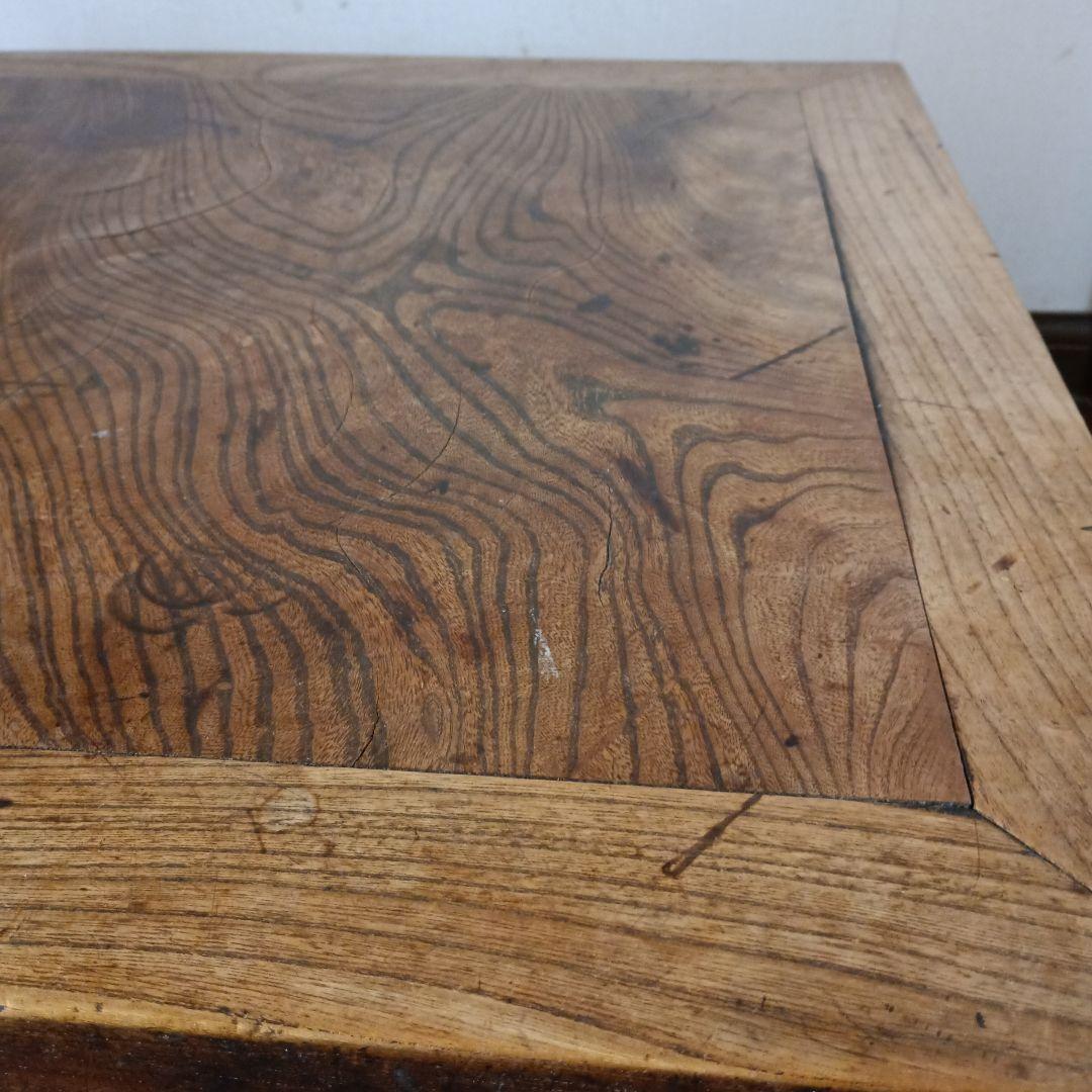 セール！大正昭和レトロ　竹梅かわいい彫り、脚がオシャレな小テーブル