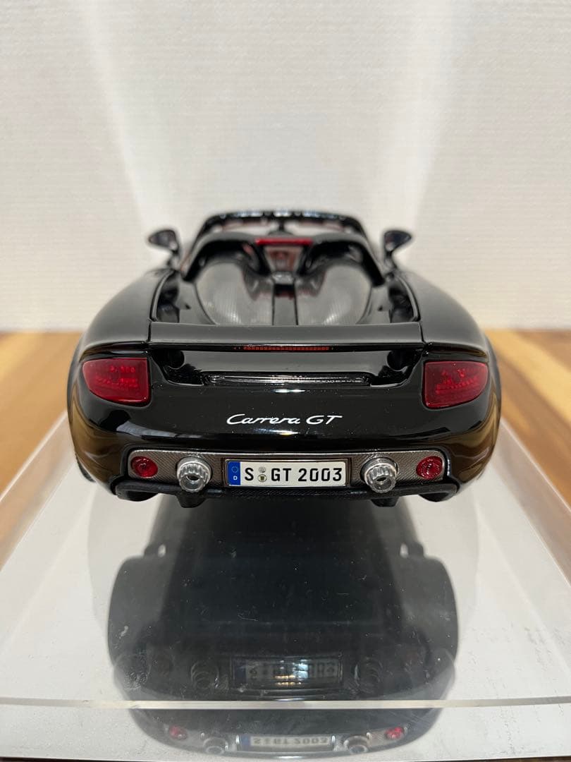 【状態良し】　ポルシェ　カレラGT 1/18 ブラック　箱付き