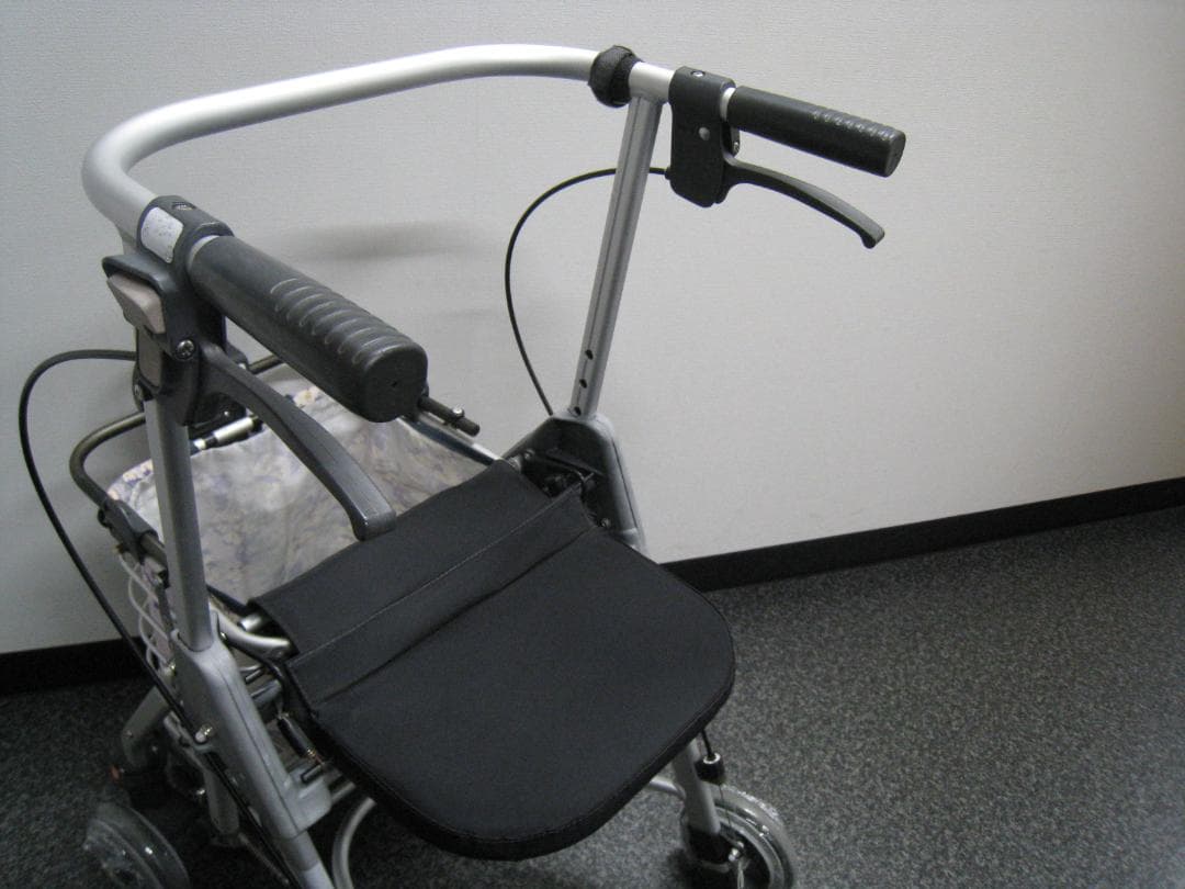 幸和製作所 テイコブ リトルワゴン WAW07 歩行車　②