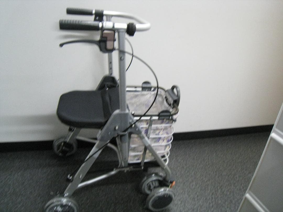 幸和製作所 テイコブ リトルワゴン WAW07 歩行車　②