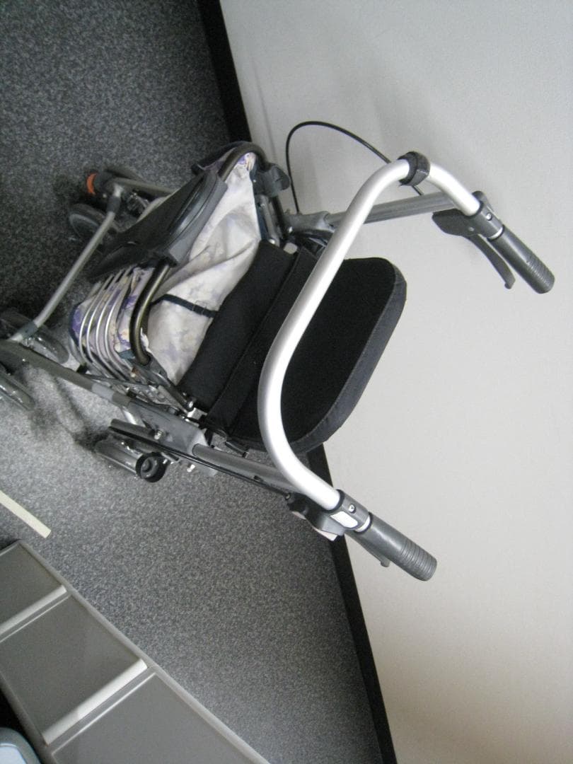 幸和製作所 テイコブ リトルワゴン WAW07 歩行車　②